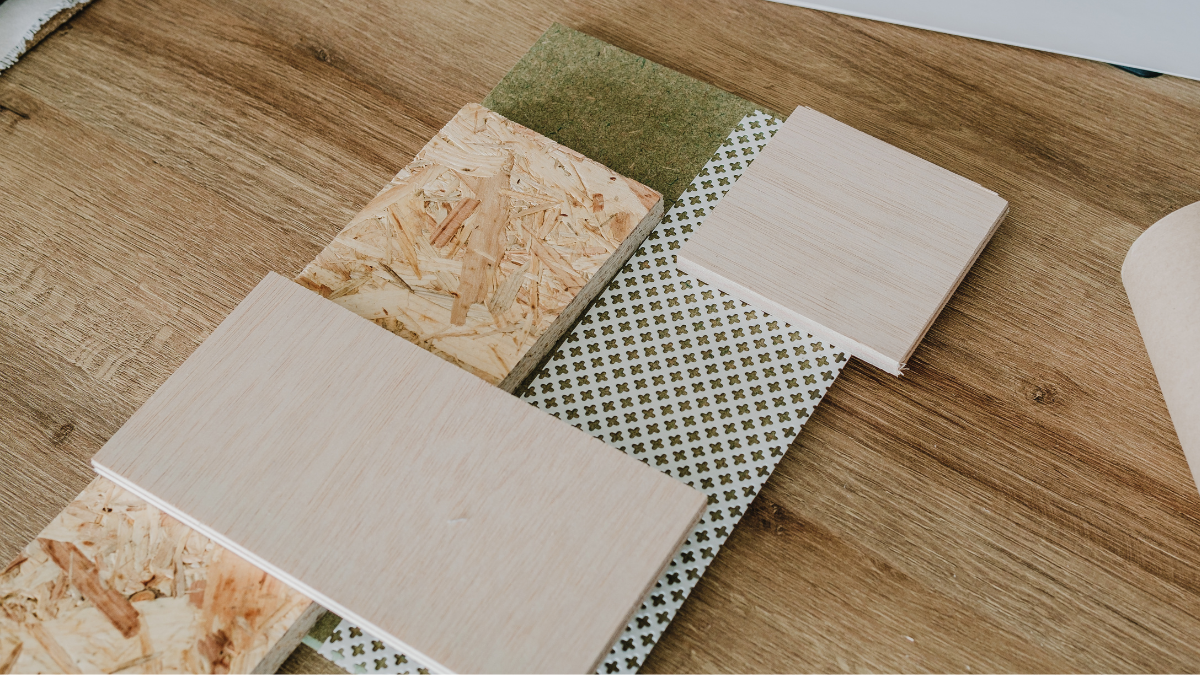 łączenie materiałów w salonie