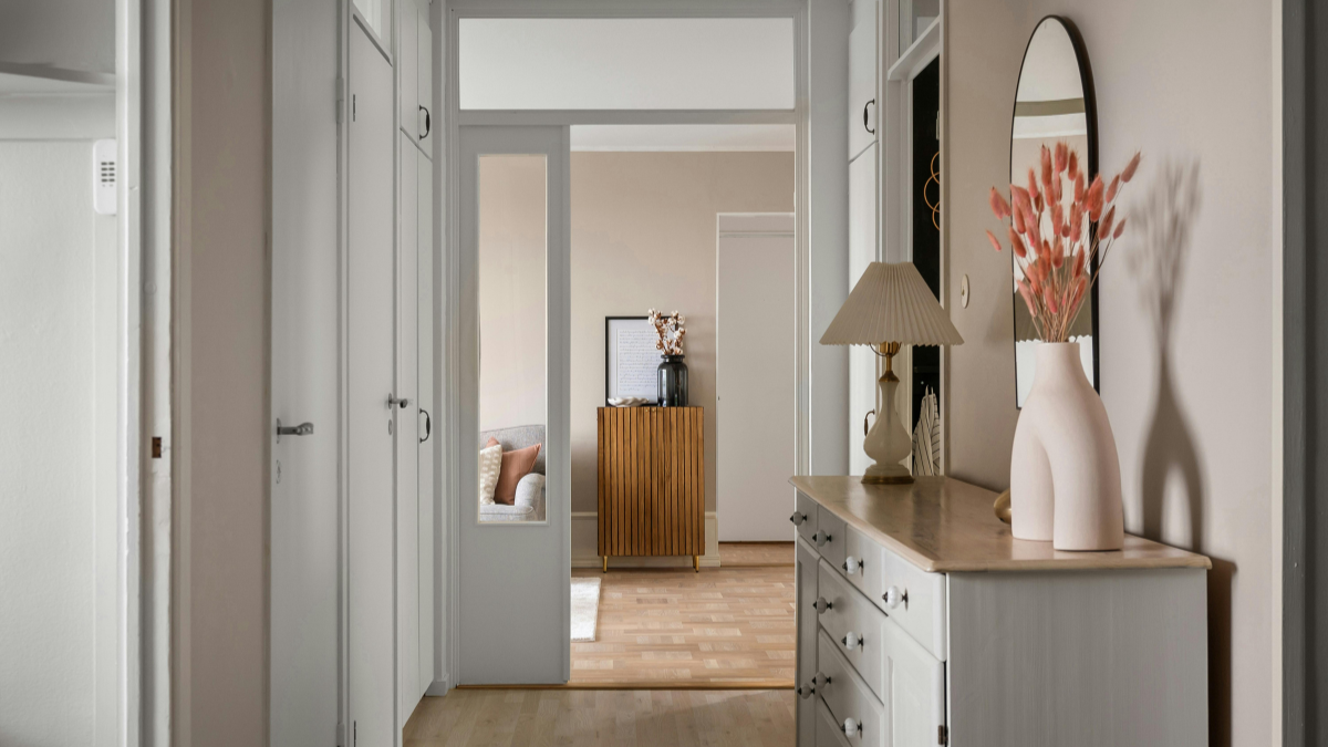 mały wąski przedpokój